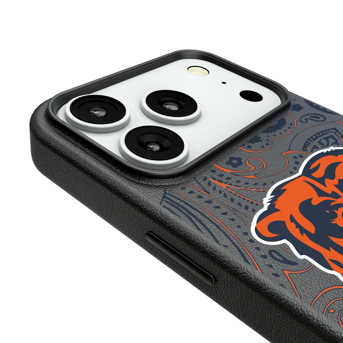 Chicago Bears Paisley iPhone MagSafe Compatible Phone Case for Apple iPhone - Detail#Device_iPhone 18 Pro