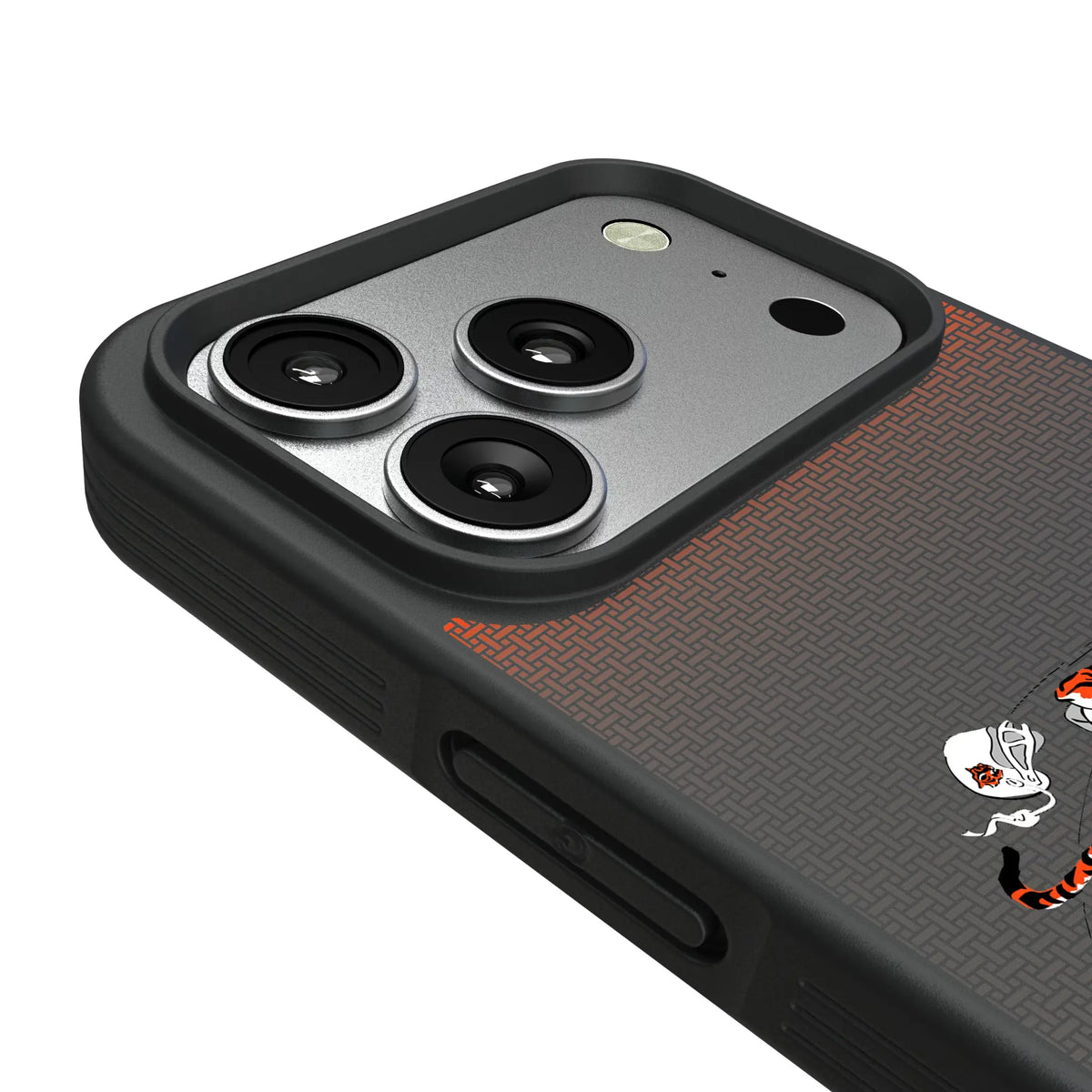 Cincinnati Bengals Historic Collection Linen iPhone Bump Phone Case for Apple iPhone - Detail#Device_iPhone 17 Pro