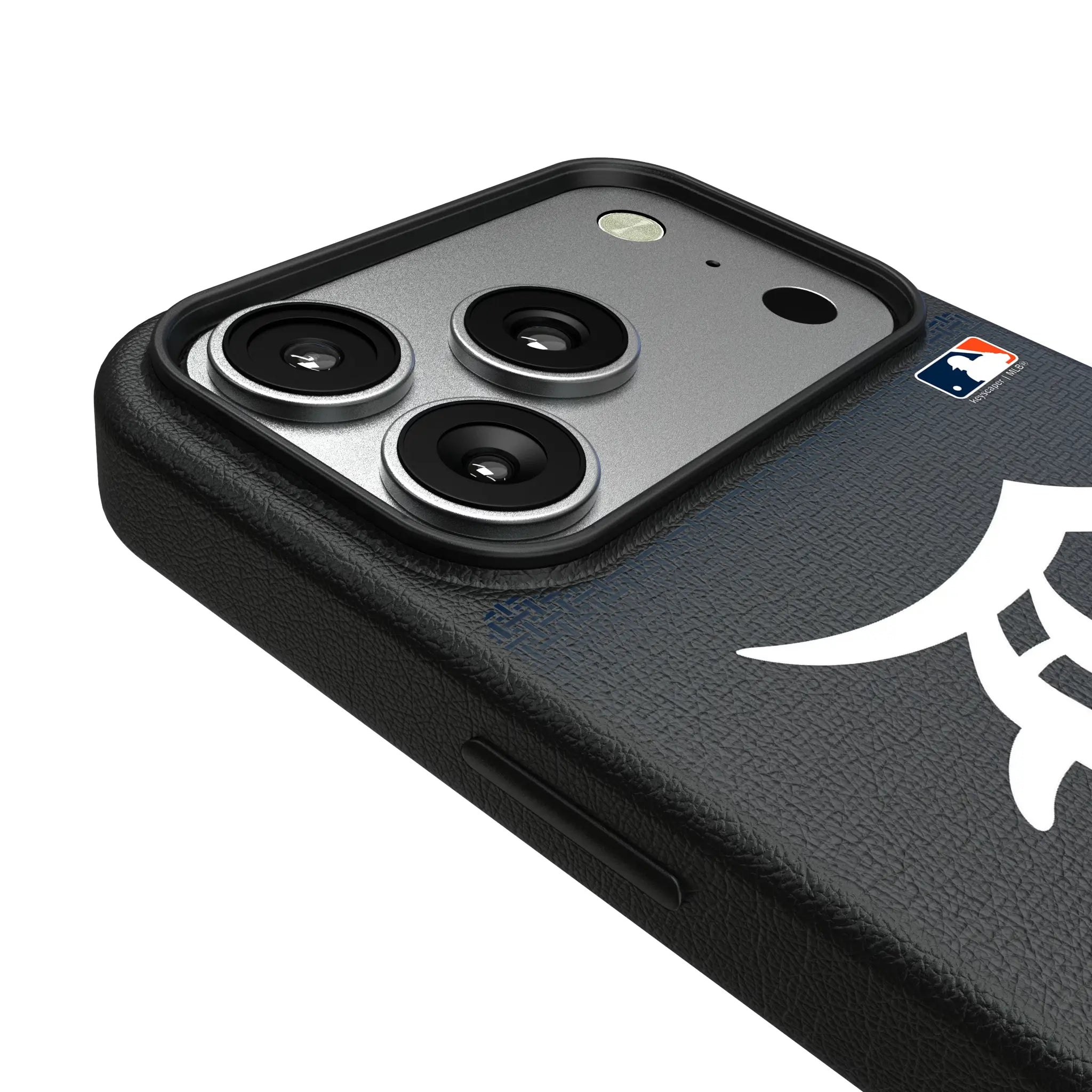 Detroit Tigers Linen iPhone MagSafe Compatible Phone Case for Apple iPhone - Detail#Device_iPhone 17 Pro