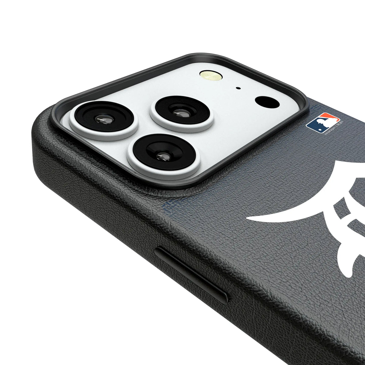Detroit Tigers Linen iPhone MagSafe Compatible Phone Case for Apple iPhone - Detail#Device_iPhone 18 Pro
