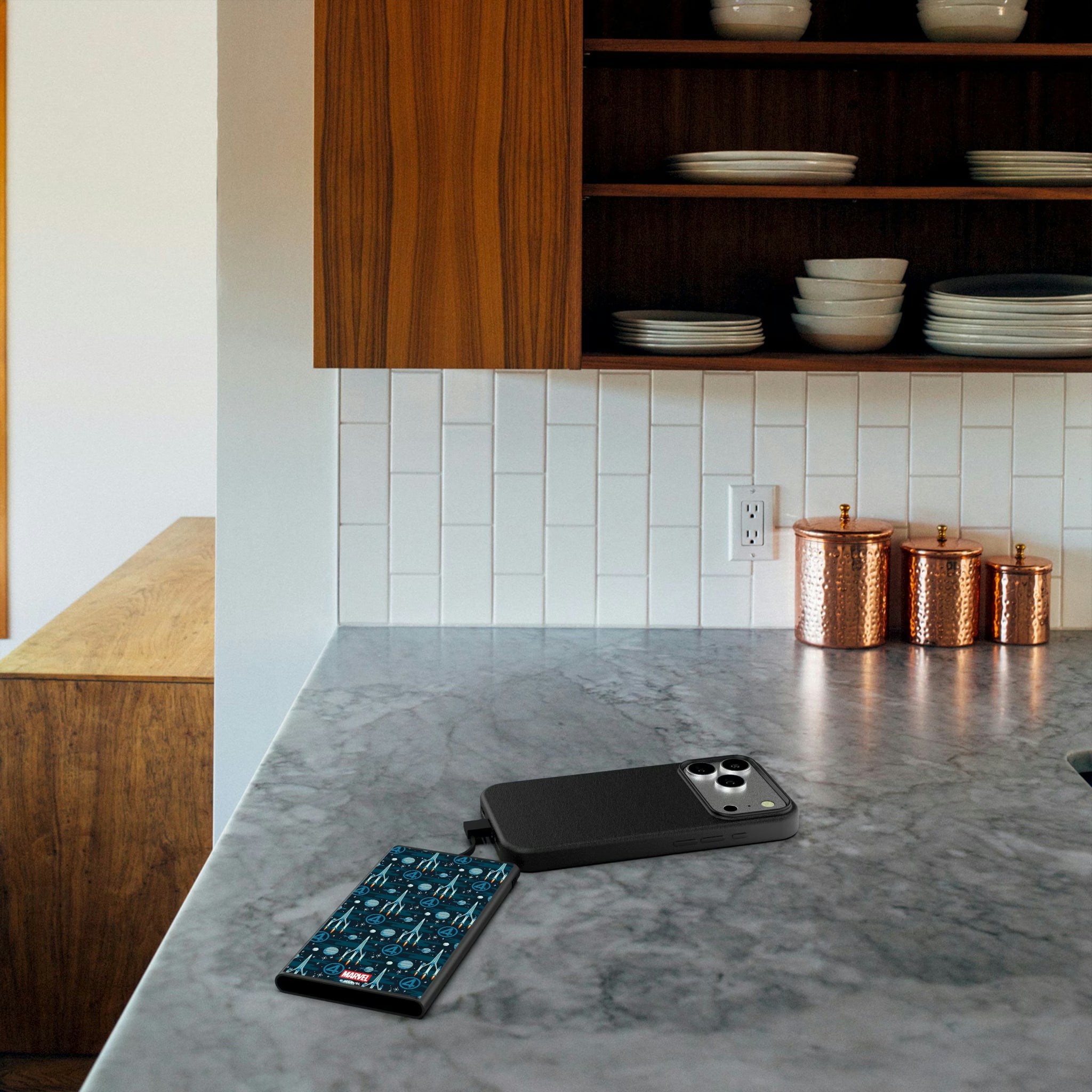 Marvel Fantastic Four Pattern 5000mAh Flat Powerbank - Lifestyle