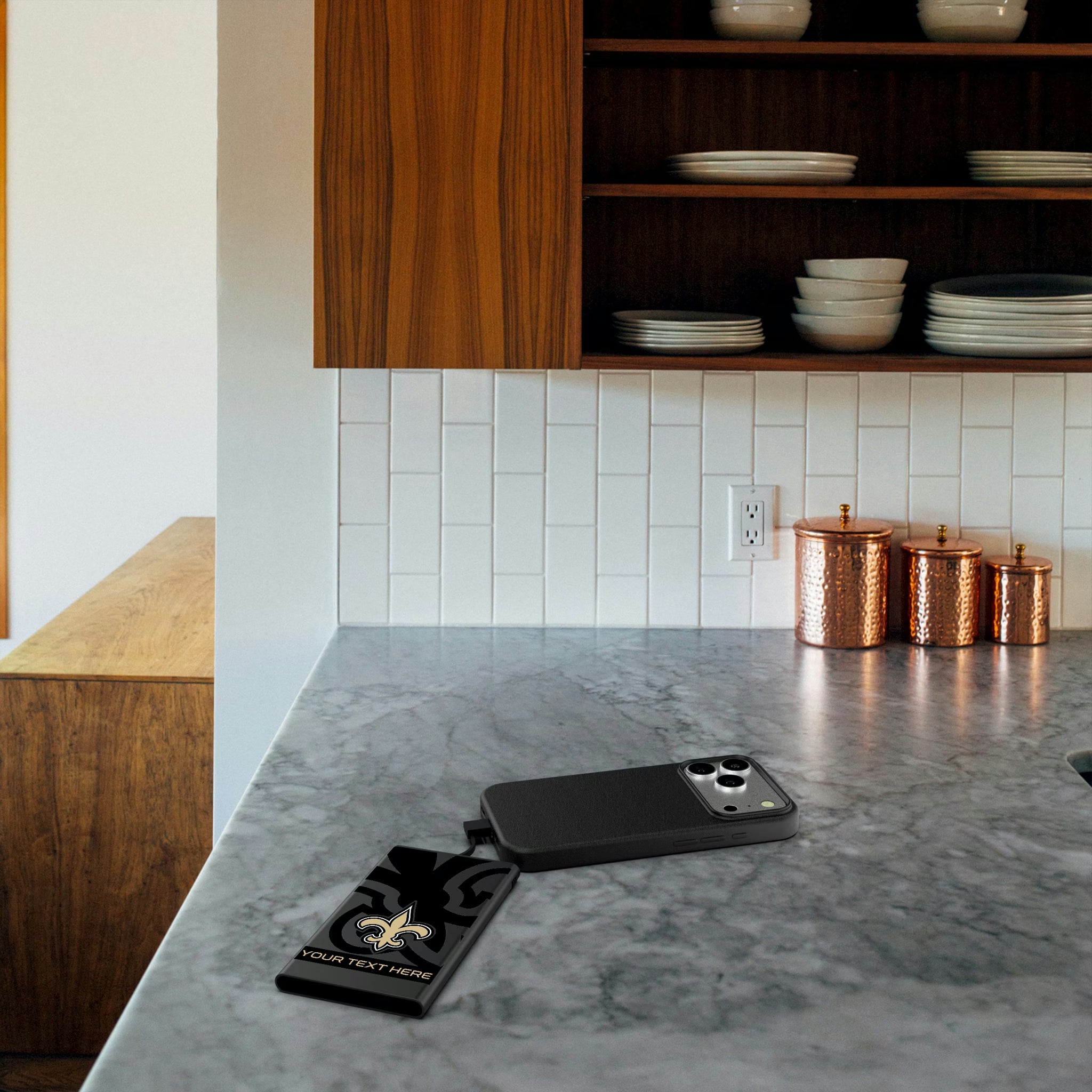 New Orleans Saints Personalized Tilt 5000mAh Flat Powerbank - Lifestyle