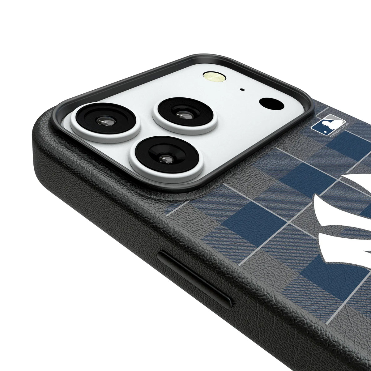 New York Yankees Plaid iPhone MagSafe Compatible Phone Case for Apple iPhone - Detail#Device_iPhone 18 Pro