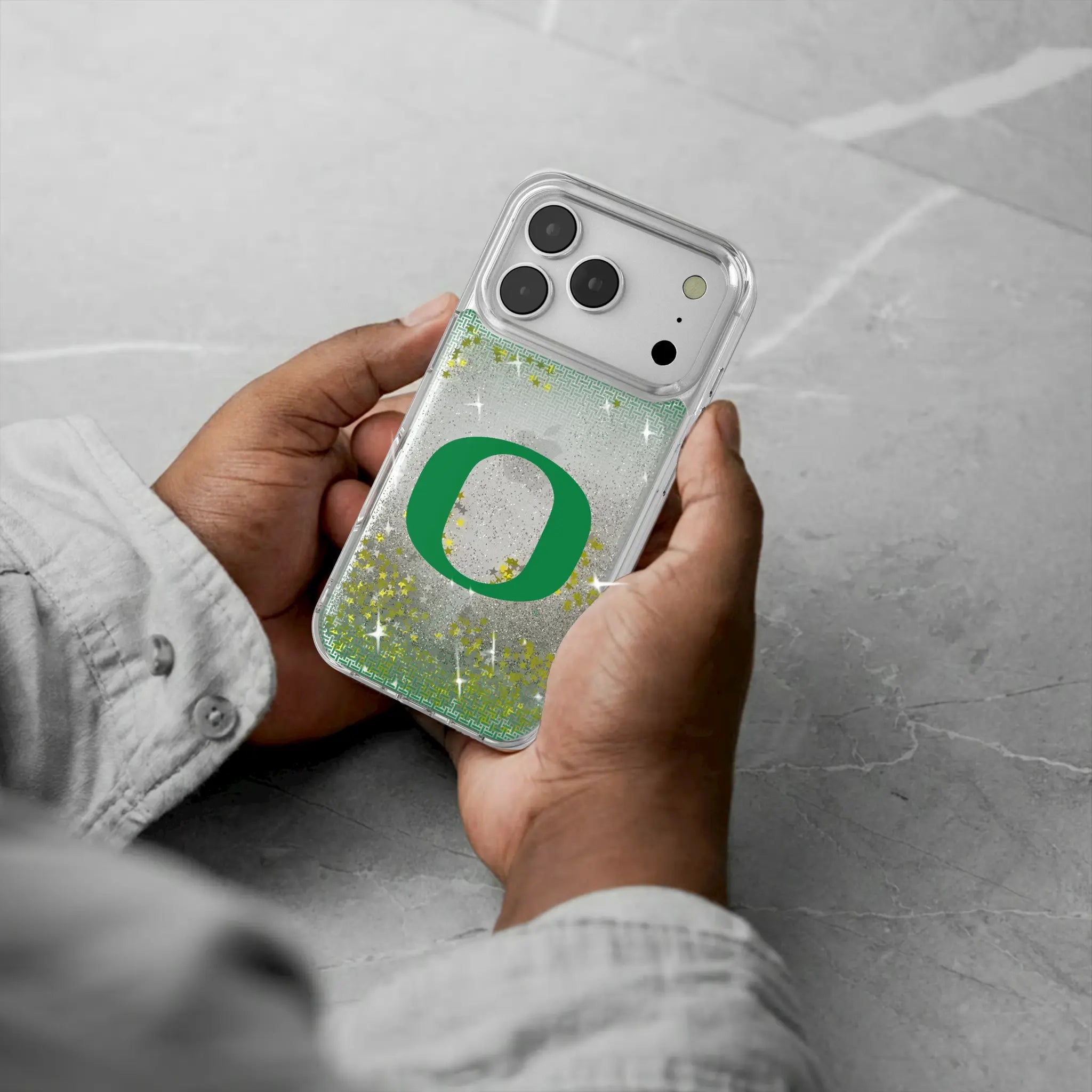 University of Oregon Ducks Linen iPhone Glitter Phone Case for Apple iPhone - Lifestyle#Device_iPhone 17 Pro