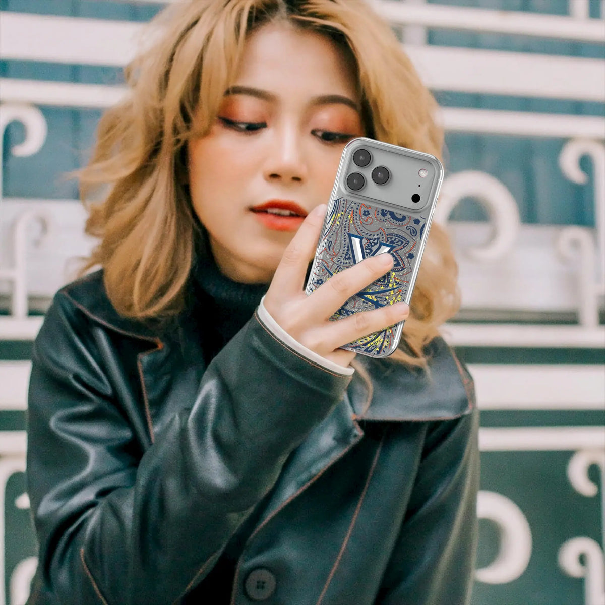 University of Virginia Cavaliers Paisley iPhone Glitter Phone Case for Apple iPhone - Lifestyle#Device_iPhone 18 Pro Max