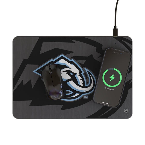 Utah Mammoth Monocolor Tilt 15-Watt Wireless Charger and Mouse Pad Lifestyle.Jpg