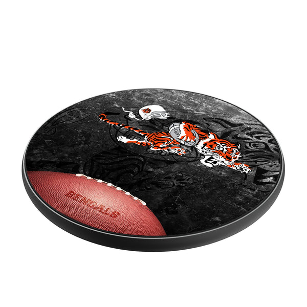 Cincinnati Bengals Historic Collection Legendary 15-Watt Wireless Charger Iso.Jpg