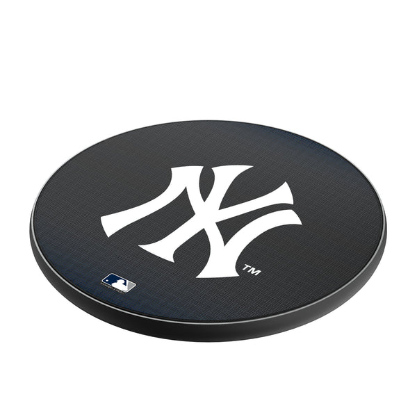 New York Yankees Linen 15-Watt Wireless Charger Iso.Jpg