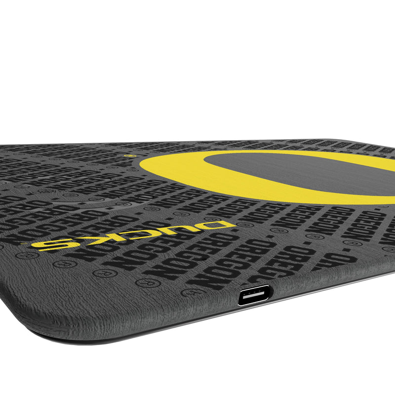 University of Oregon Ducks Monocolor Tilt 15-Watt Wireless Charger and Mouse Pad Port.Jpg