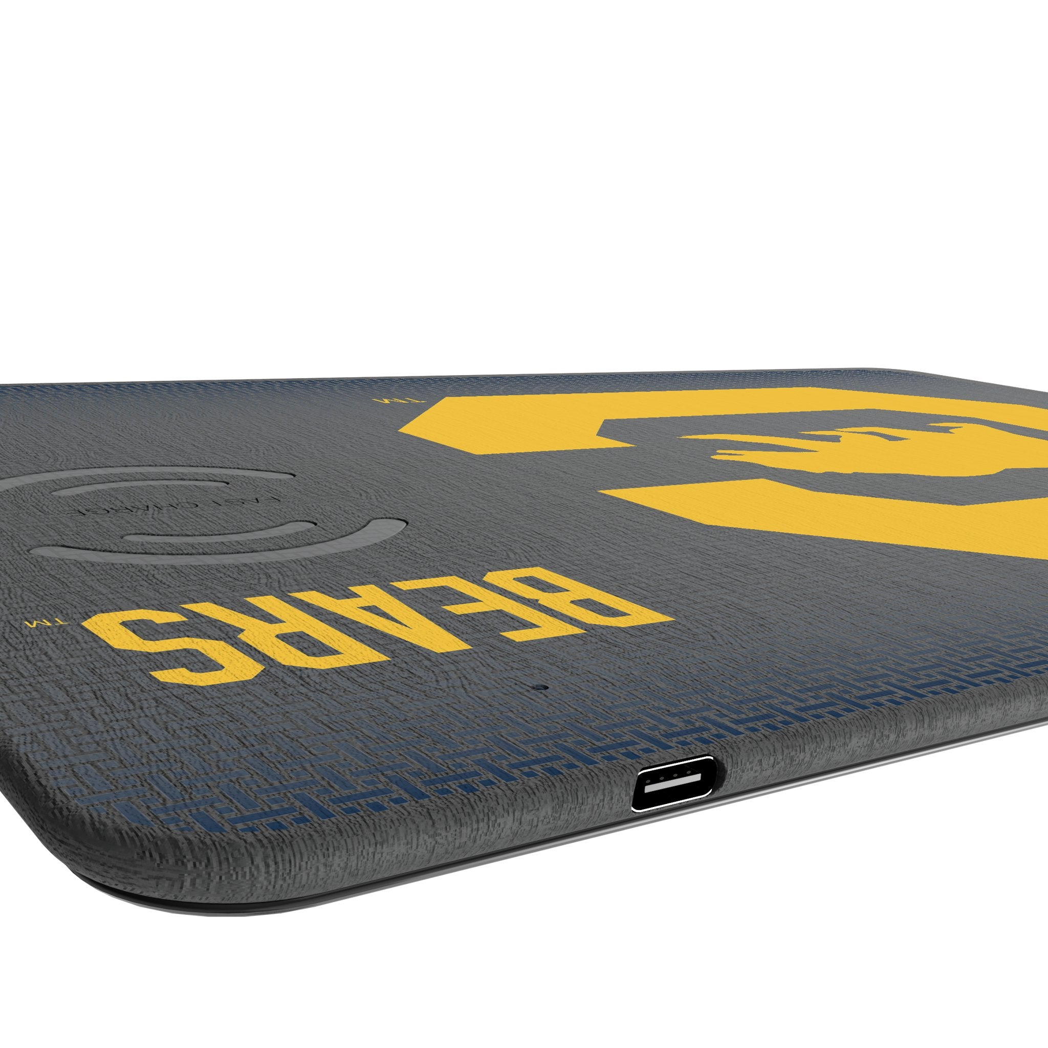 University of California Berkeley Golden Bears Linen 15-Watt Wireless Charger and Mouse Pad Port.Jpg