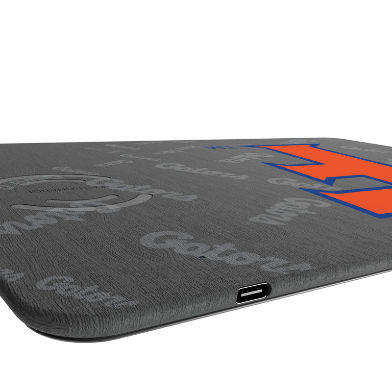 University of Florida Gators Quadtile 15-Watt Wireless Charger and Mouse Pad Port.Jpg
