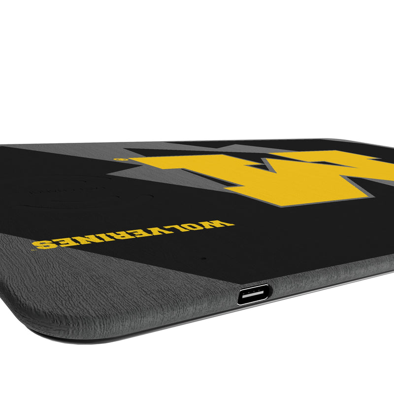 University of Michigan Wolverines Monocolor Tilt 15-Watt Wireless Charger and Mouse Pad Port.Jpg