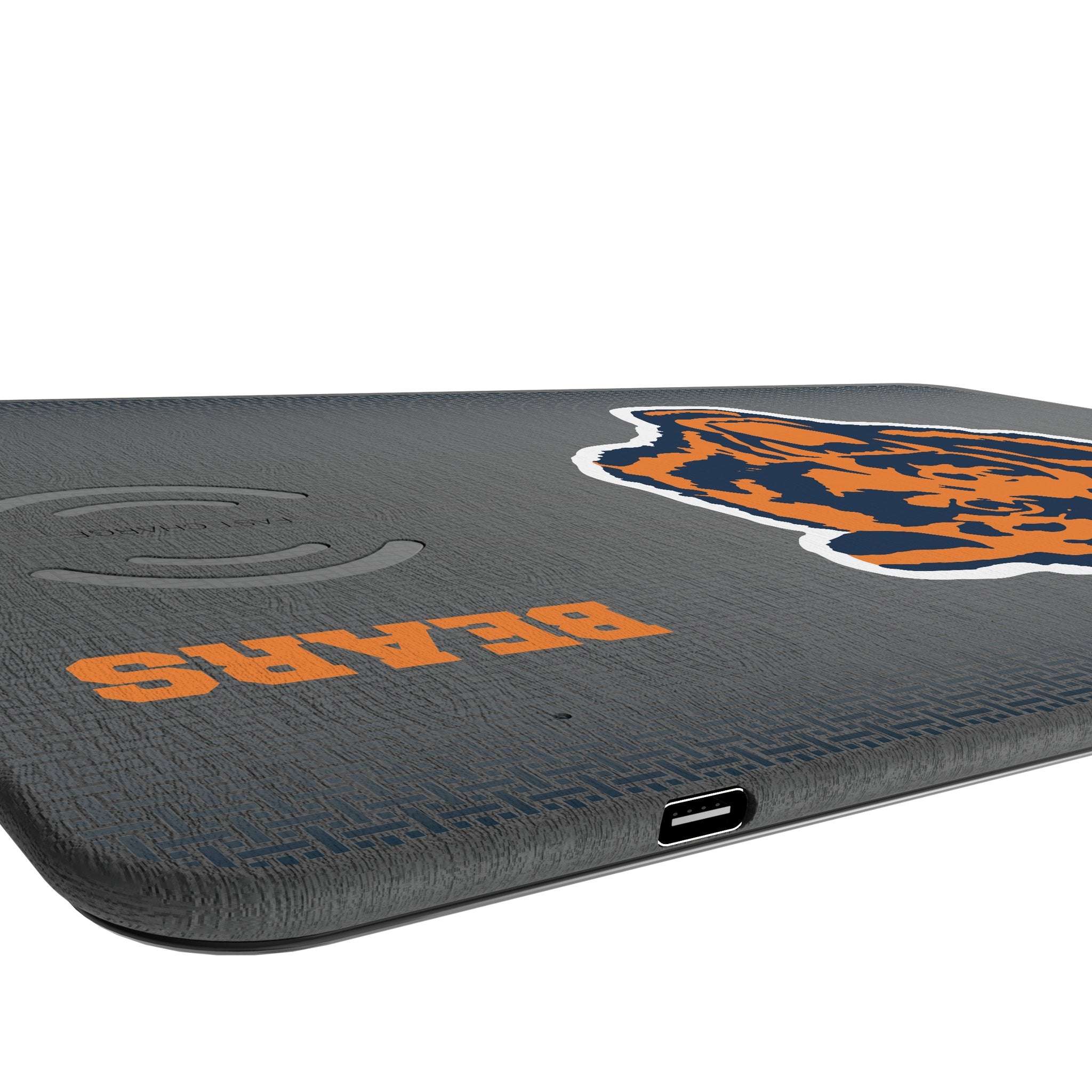 Chicago Bears 1946 Historic Collection Linen 15-Watt Wireless Charger and Mouse Pad Port.Jpg