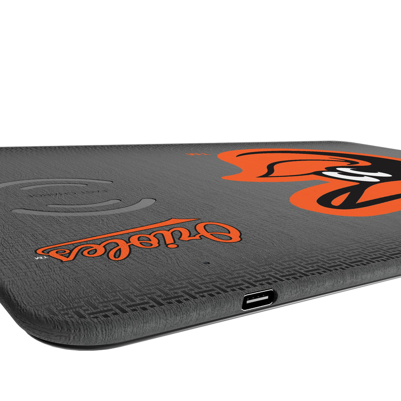 Baltimore Orioles Linen 15-Watt Wireless Charger and Mouse Pad Port.Jpg