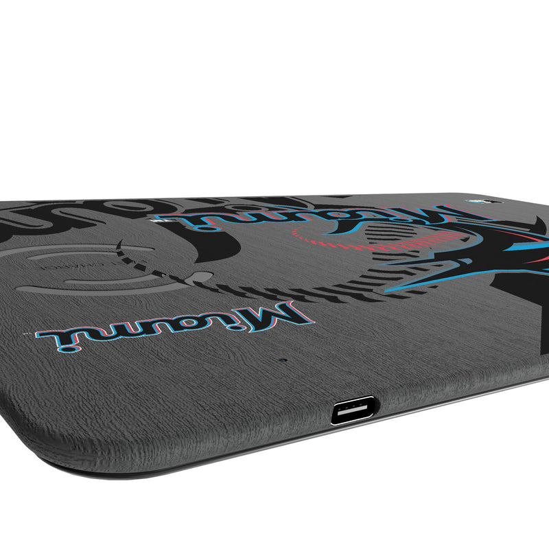 Miami Marlins Monocolor Tilt 15-Watt Wireless Charger and Mouse Pad Port.Jpg
