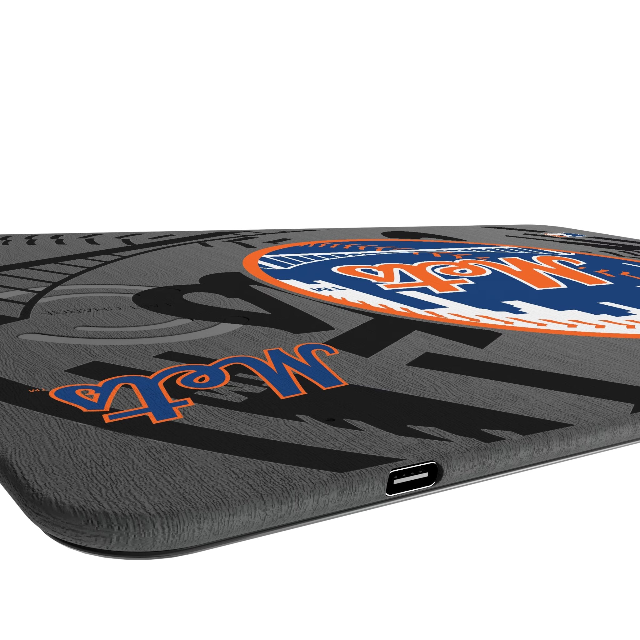 New York Mets Monocolor Tilt 15-Watt Wireless Charger and Mouse Pad Port.Jpg