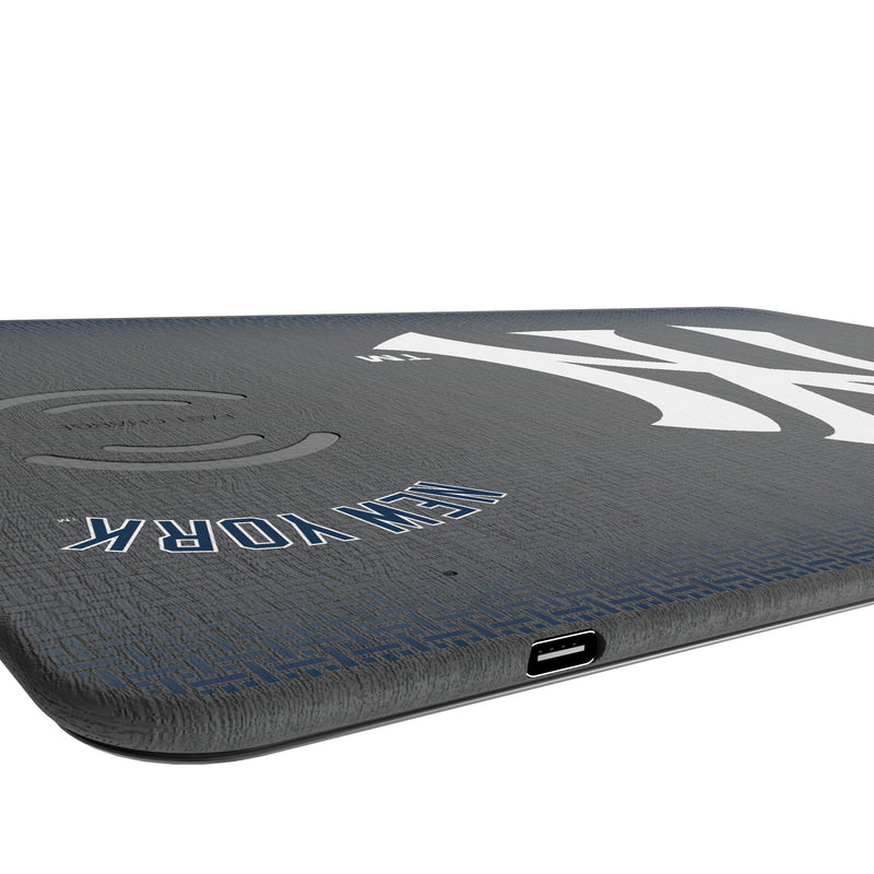 New York Yankees Linen 15-Watt Wireless Charger and Mouse Pad Port.Jpg