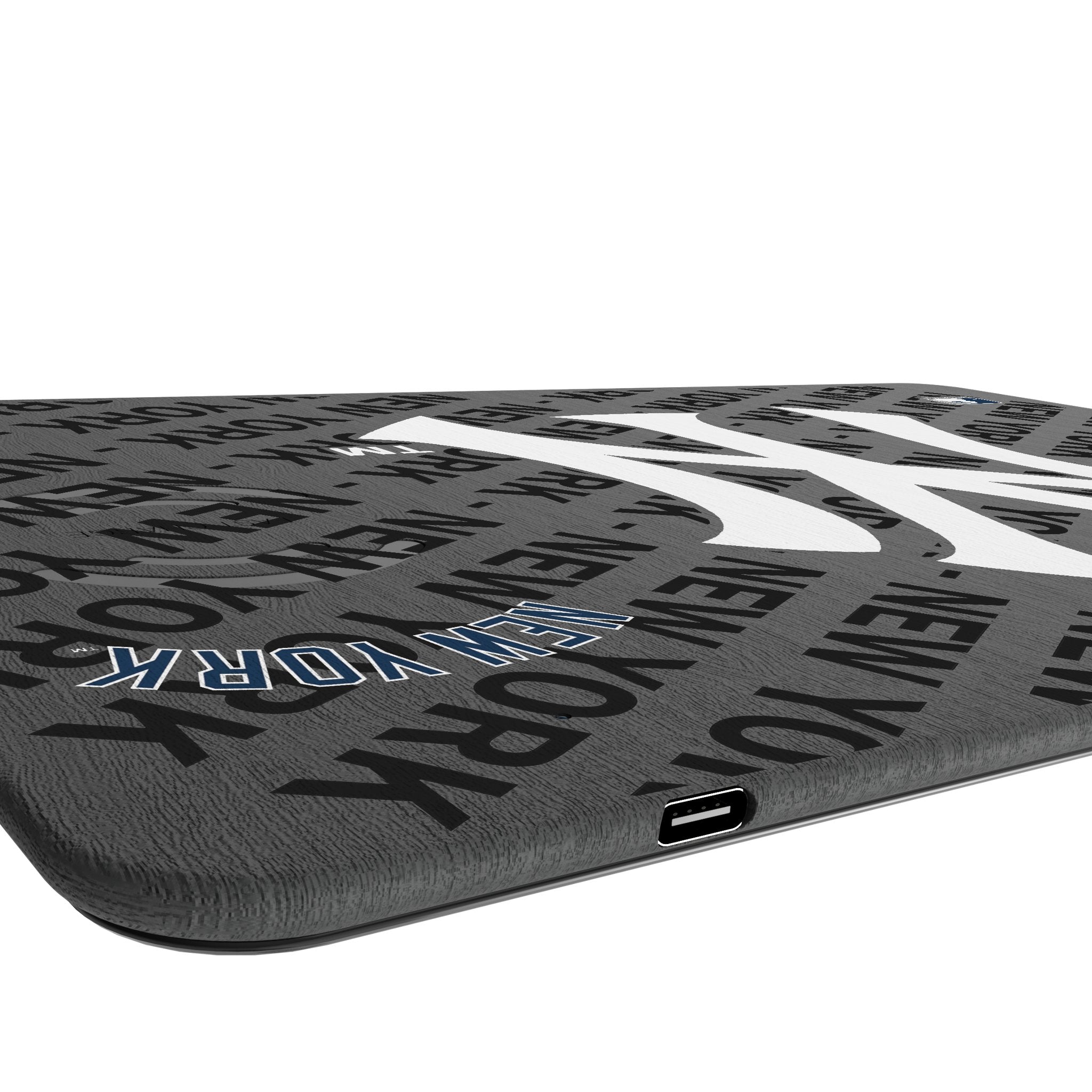 New York Yankees Monocolor Tilt 15-Watt Wireless Charger and Mouse Pad Port.Jpg