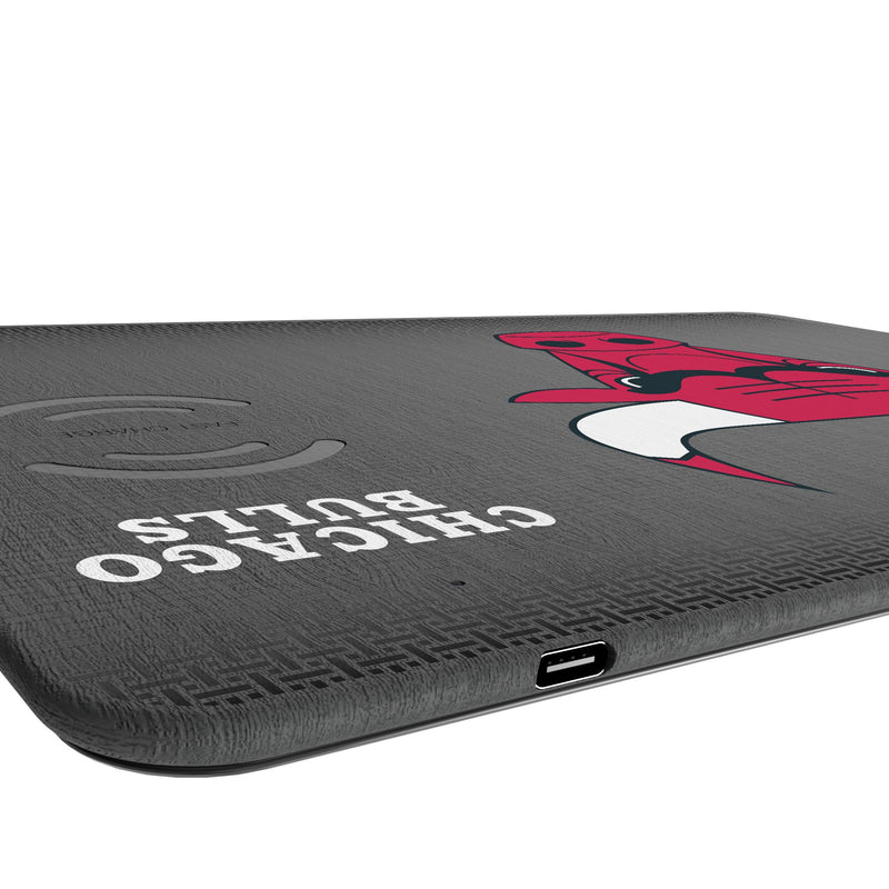 Chicago Bulls Linen 15-Watt Wireless Charger and Mouse Pad Port.Jpg