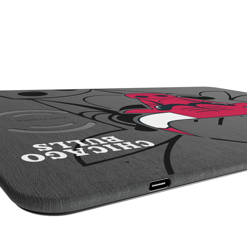 Chicago Bulls Monocolor Tilt 15-Watt Wireless Charger and Mouse Pad Port.Jpg