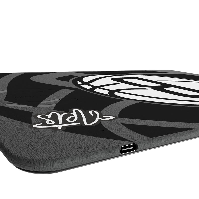 Brooklyn Nets Monocolor Tilt 15-Watt Wireless Charger and Mouse Pad Port.Jpg