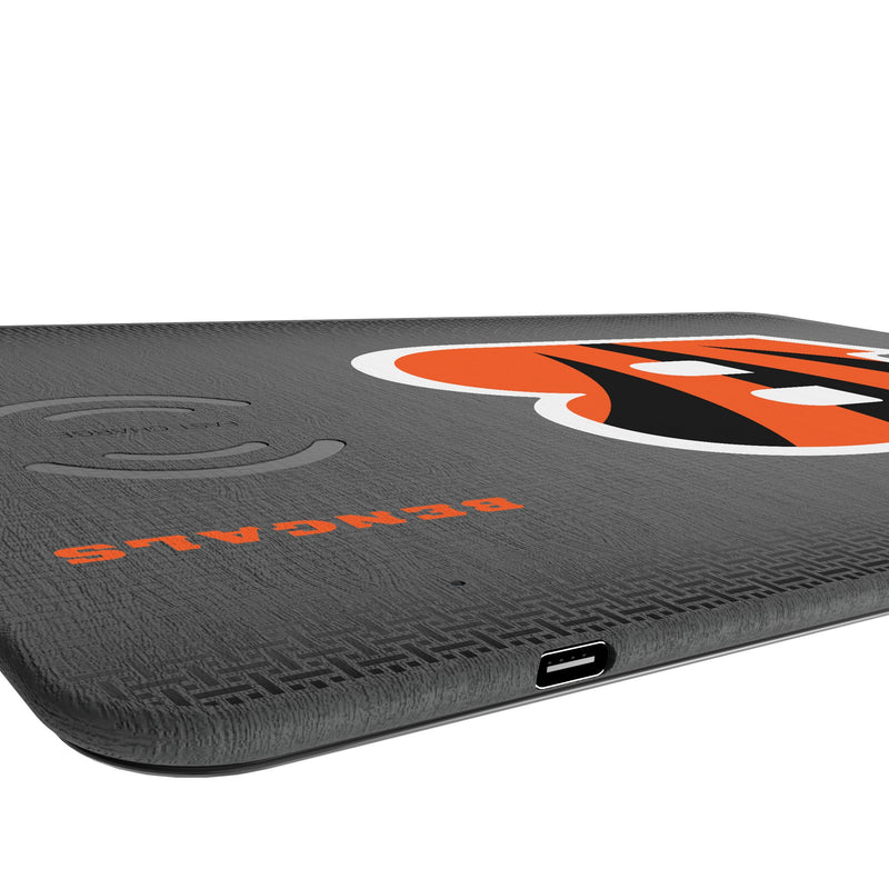 Cincinnati Bengals Linen 15-Watt Wireless Charger and Mouse Pad Port.Jpg