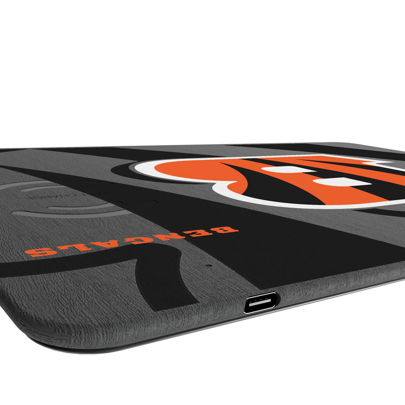 Cincinnati Bengals Monocolor Tilt 15-Watt Wireless Charger and Mouse Pad Port.Jpg