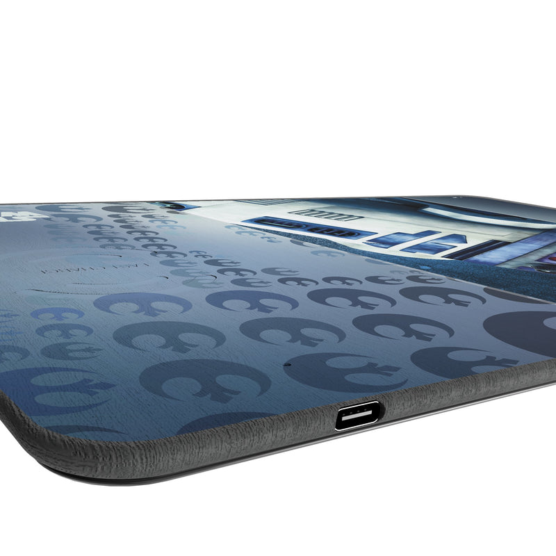 Star Wars R2-D2 Portrait 15-Watt Wireless Charger and Mouse Pad Port.Jpg