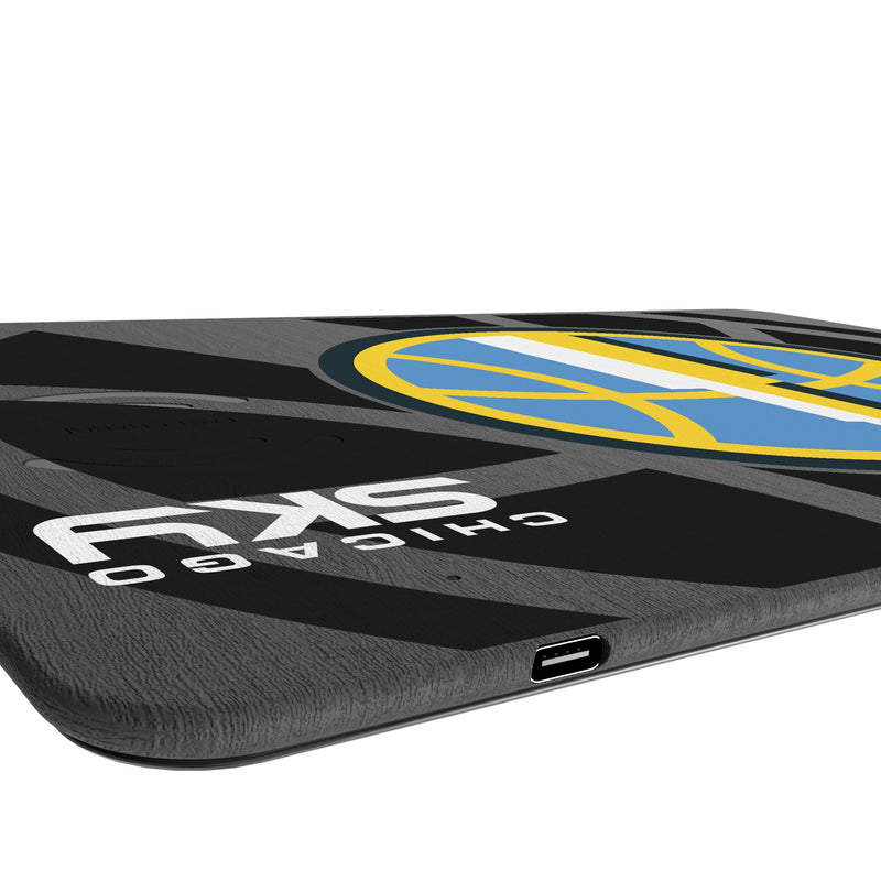 Chicago Sky Monocolor Tilt 15-Watt Wireless Charger and Mouse Pad Port.Jpg