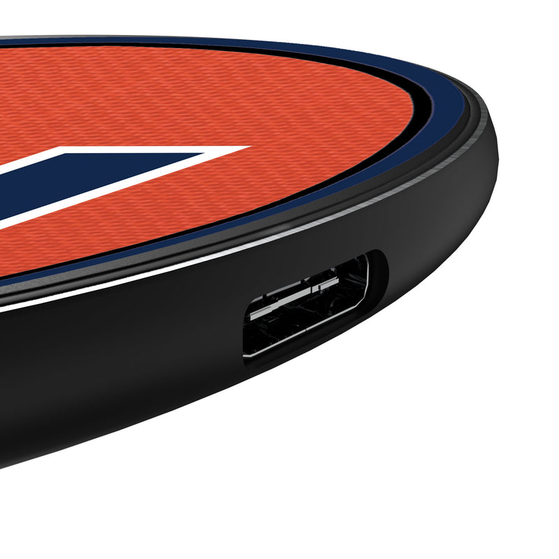 University of Illinois Fighting Illini Personalized Endzone Solid 15-Watt Wireless Charger Detail.Jpg