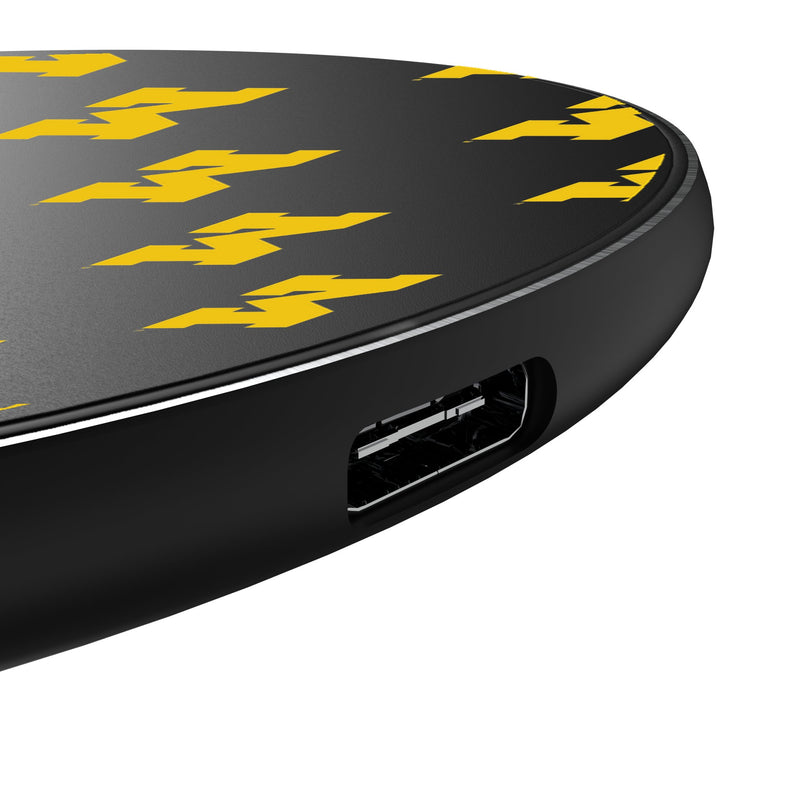 University of Michigan Wolverines Fashion Pattern 15-Watt Wireless Charger Detail.Jpg