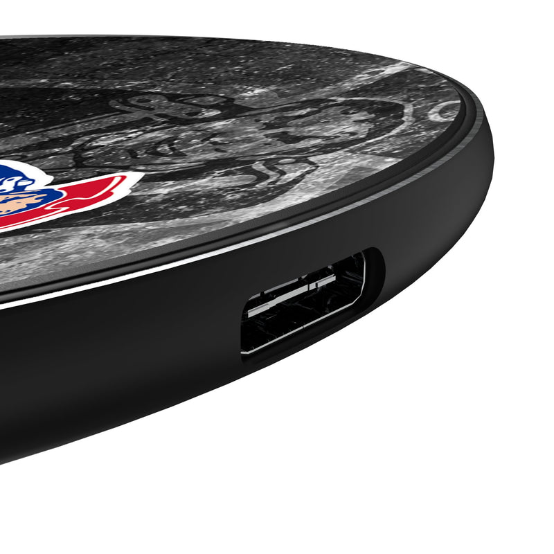New England Patriots Historic Collection Legendary 15-Watt Wireless Charger Detail.Jpg