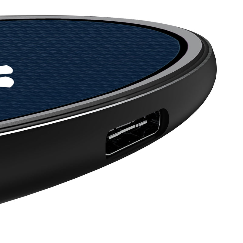 New York Yankees Personalized Endzone Solid 15-Watt Wireless Charger Detail.Jpg