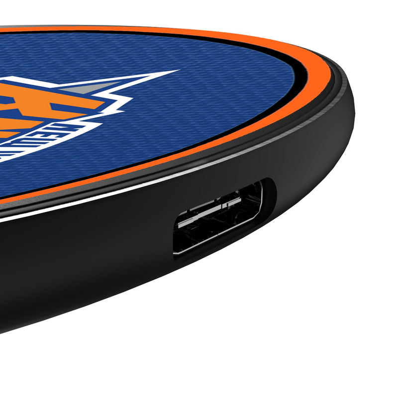 New York Knicks Personalized Endzone Solid 15-Watt Wireless Charger Detail.Jpg