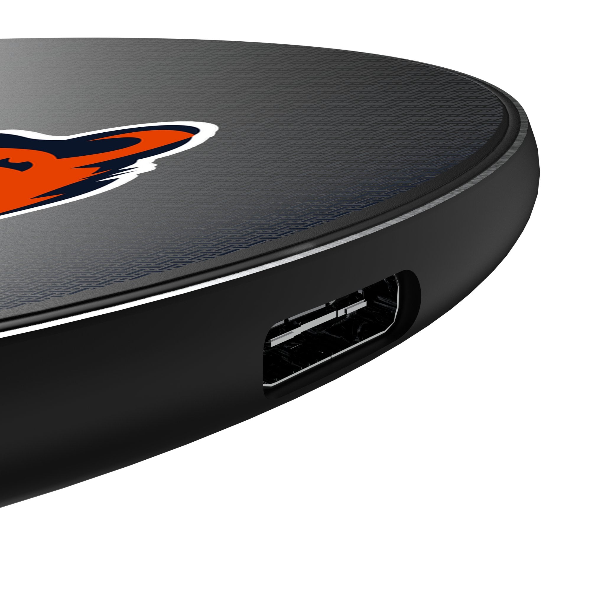 Chicago Bears Linen 15-Watt Wireless Charger Detail.Jpg