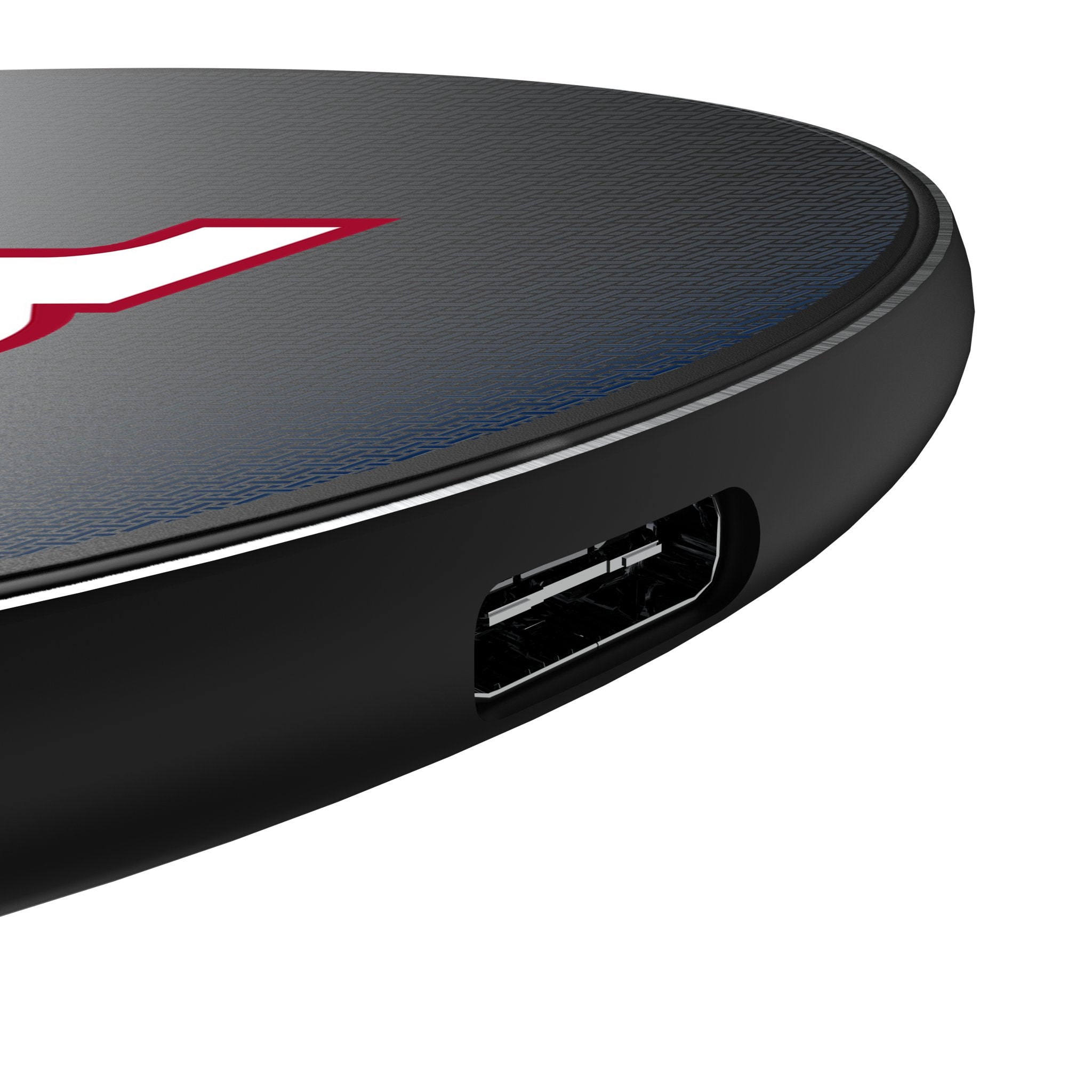 New York Giants Linen 15-Watt Wireless Charger Detail.Jpg