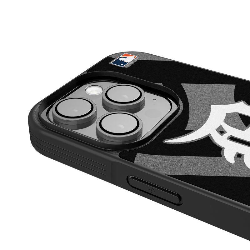 Detroit Tigers Personalized Tilt iPhone Bump Phone Case for Apple iPhone Detail.Jpg