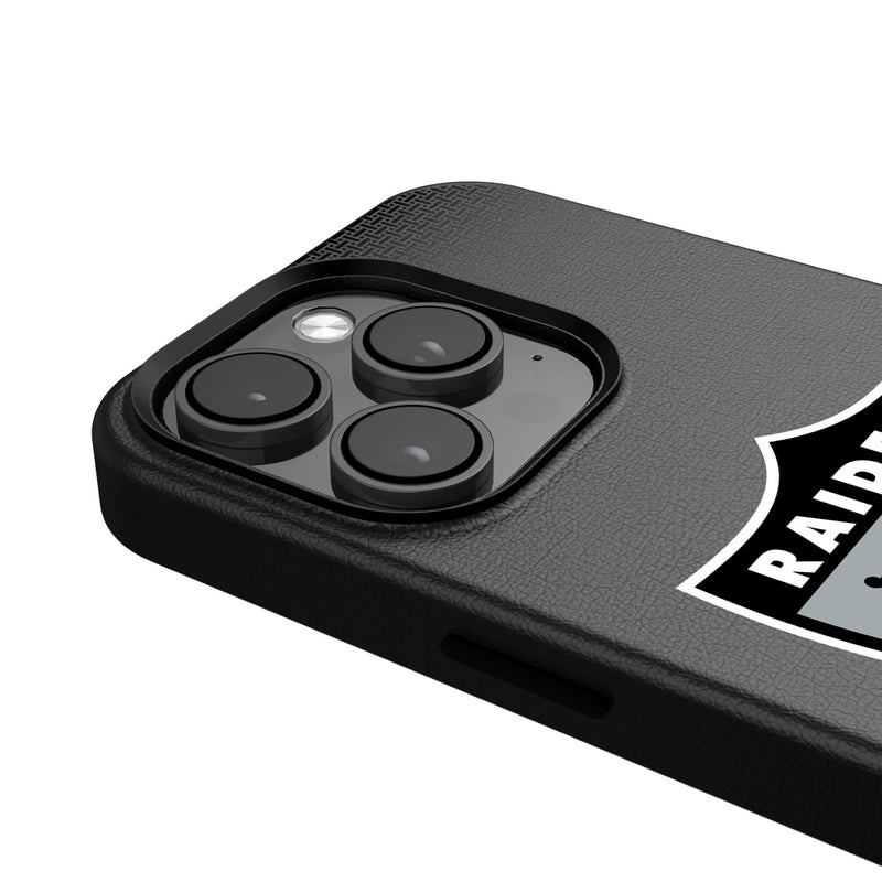 Oakland Raiders 1963 Historic Collection Linen iPhone MagSafe Compatible Phone Case for Apple iPhone Detail.Jpg