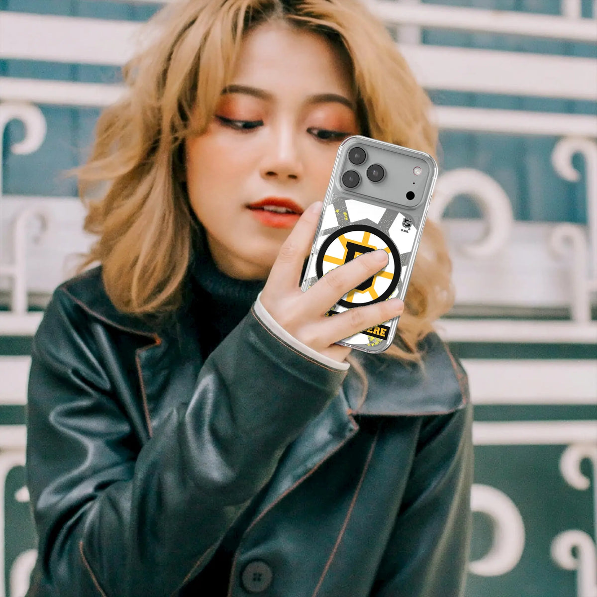 Boston Bruins Personalized Tilt iPhone Glitter Phone Case for Apple iPhone - Lifestyle#Device_iPhone 17 Pro Max