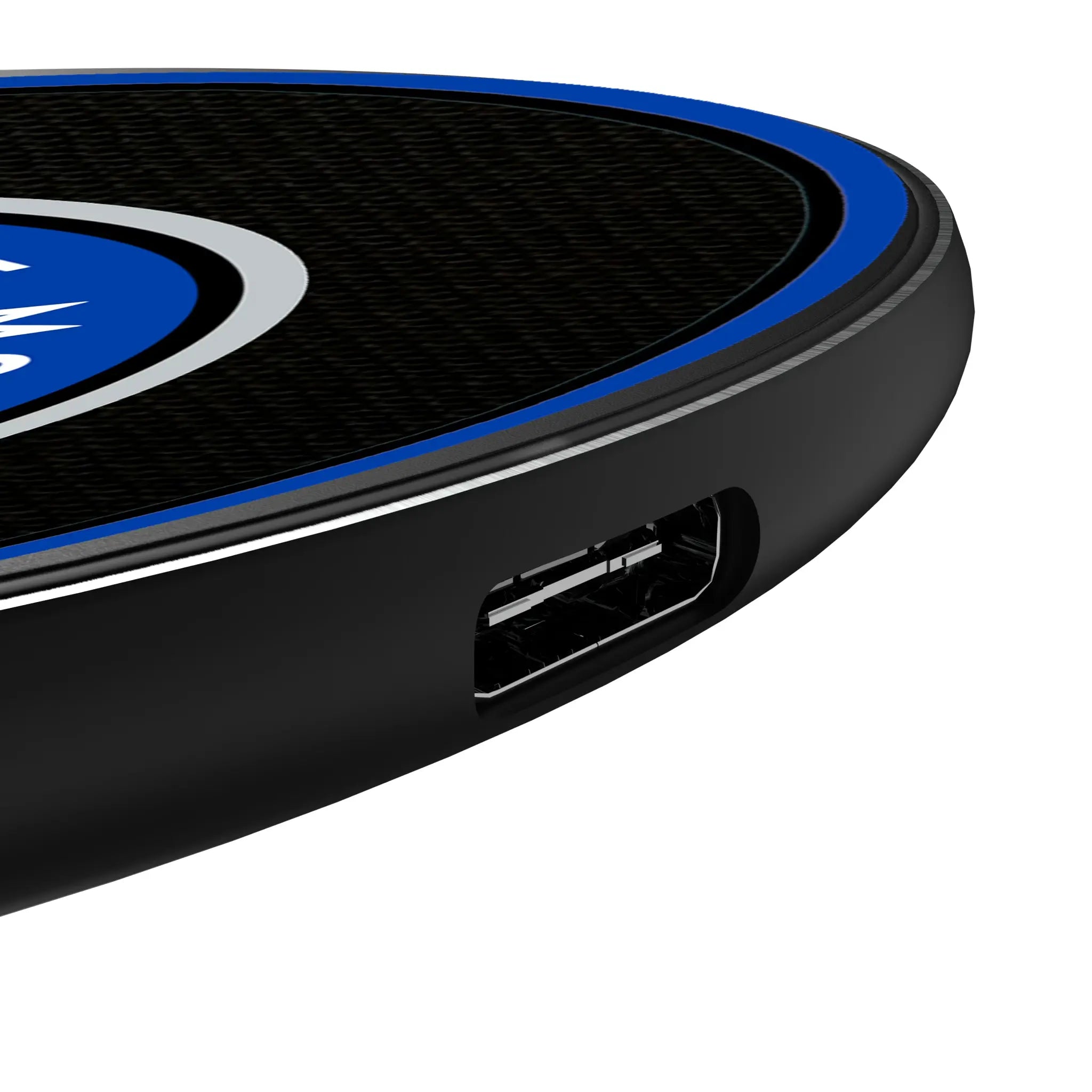 CF Montreal Solid 15-Watt Wireless Charger - Detail