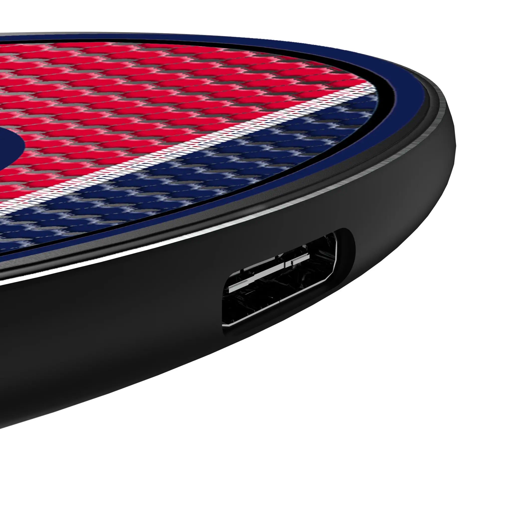 Chicago Fire Mesh 15-Watt Wireless Charger - Detail