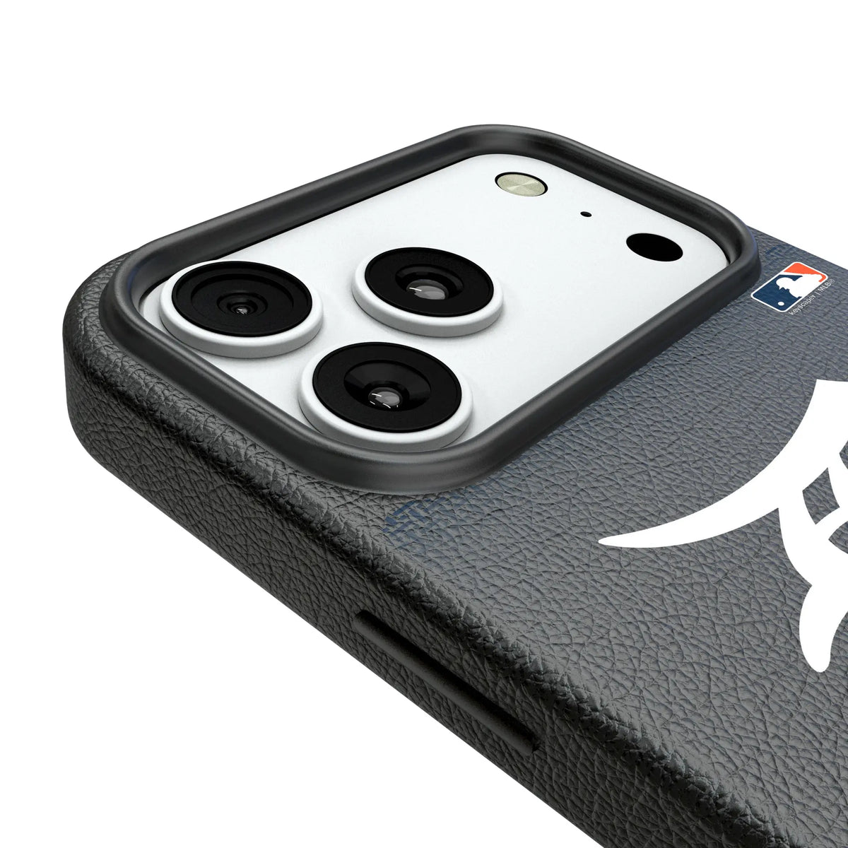 Detroit Tigers Linen iPhone MagSafe Compatible Phone Case for Apple iPhone - Detail#Device_iPhone 18 Pro Max
