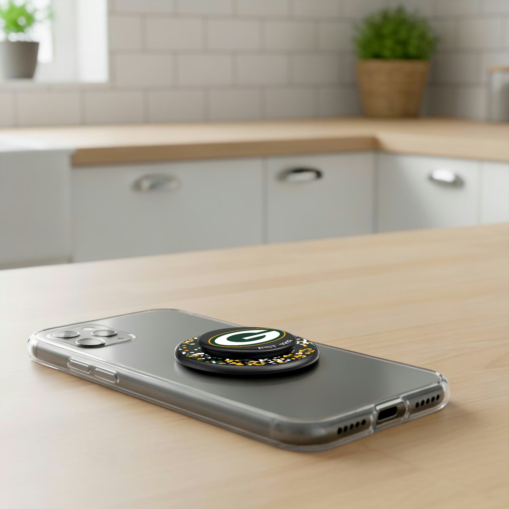 Green Bay Packers Confetti Popsockets Round Magnetic - Lifestyle