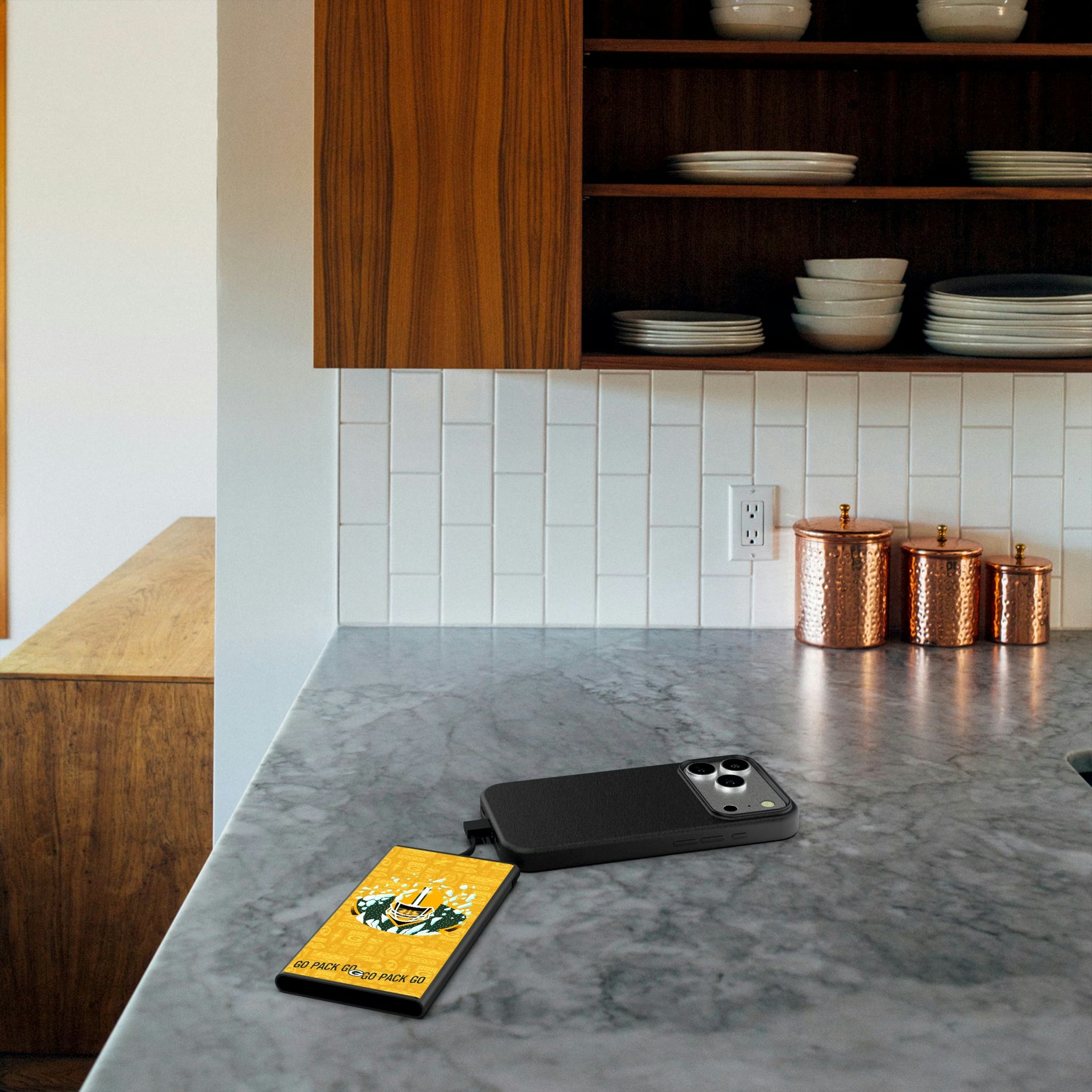 Green Bay Packers Deco 5000mAh Flat Powerbank - Lifestyle