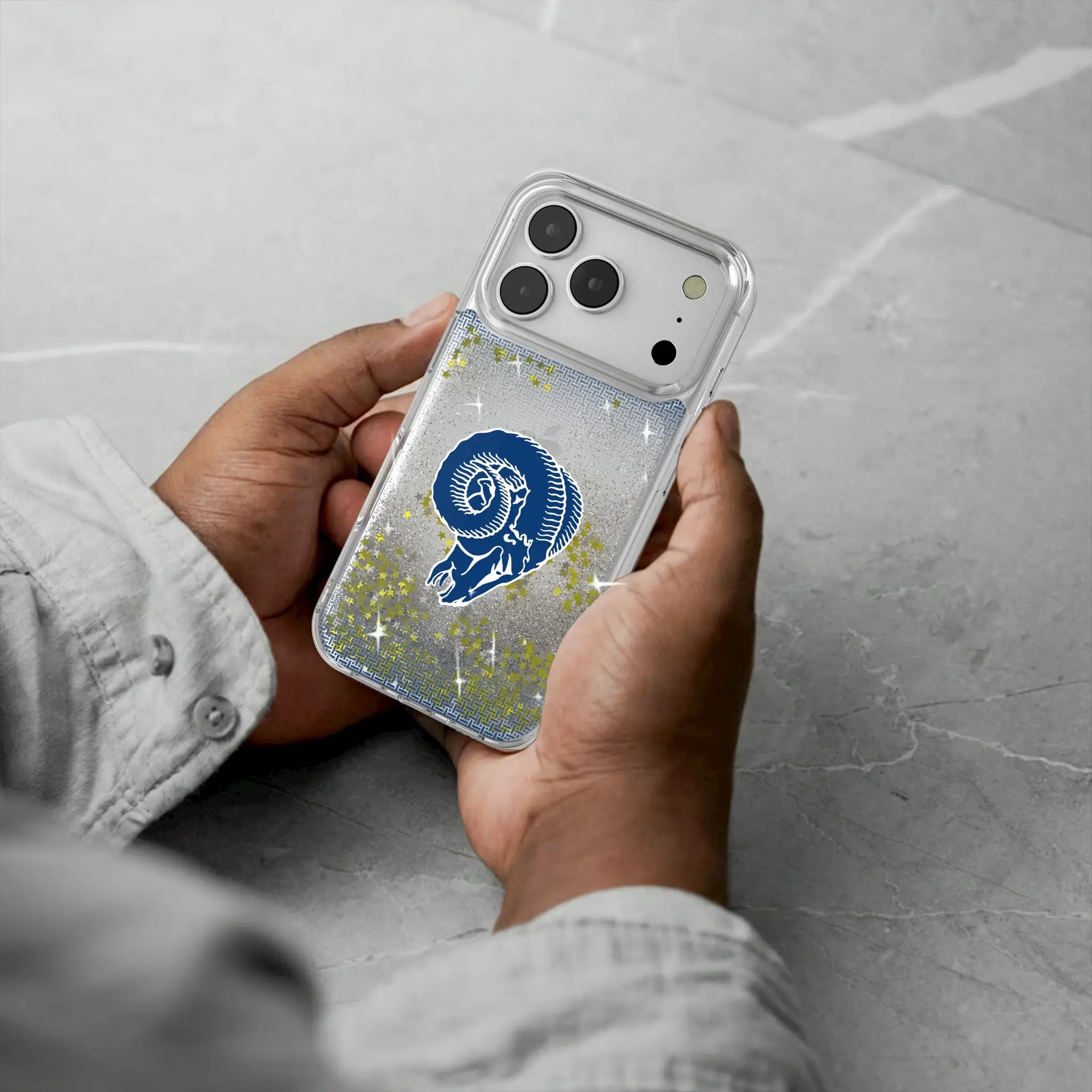 Los Angeles Rams Historic Collection Linen iPhone Glitter Phone Case for Apple iPhone - Lifestyle#Device_iPhone 17 Pro