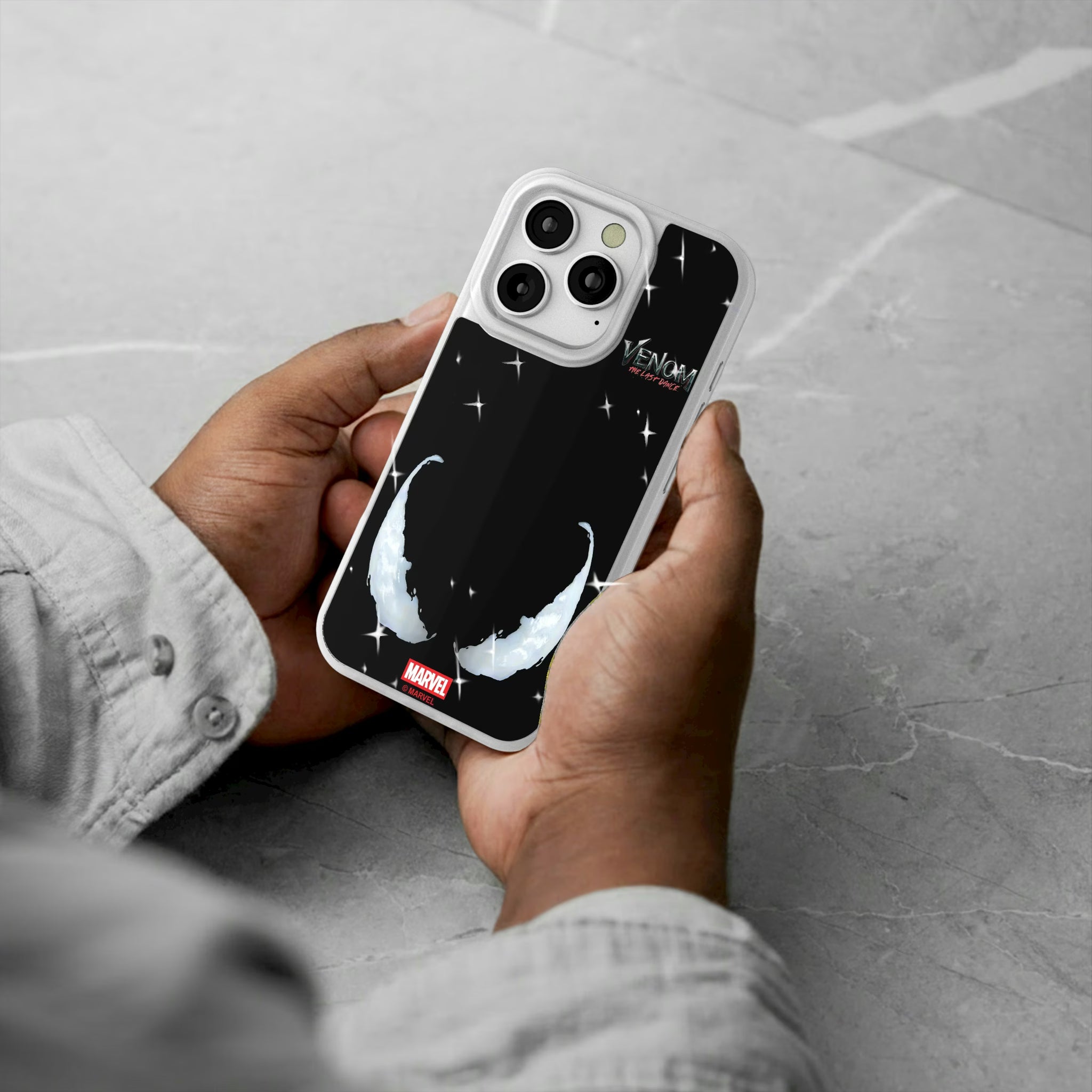 Marvel Venom Badge iPhone Glitter Phone Case for Apple iPhone - Lifestyle#Device_iPhone 16 Pro