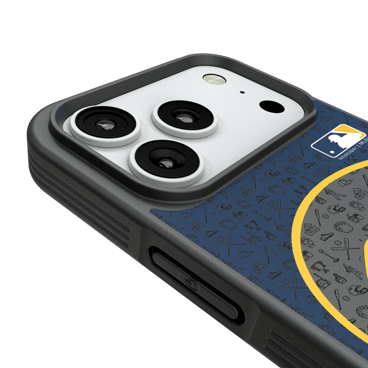 Milwaukee Brewers Personalized Circle iPhone Bump Phone Case for Apple iPhone - Detail#Device_iPhone 18 Pro