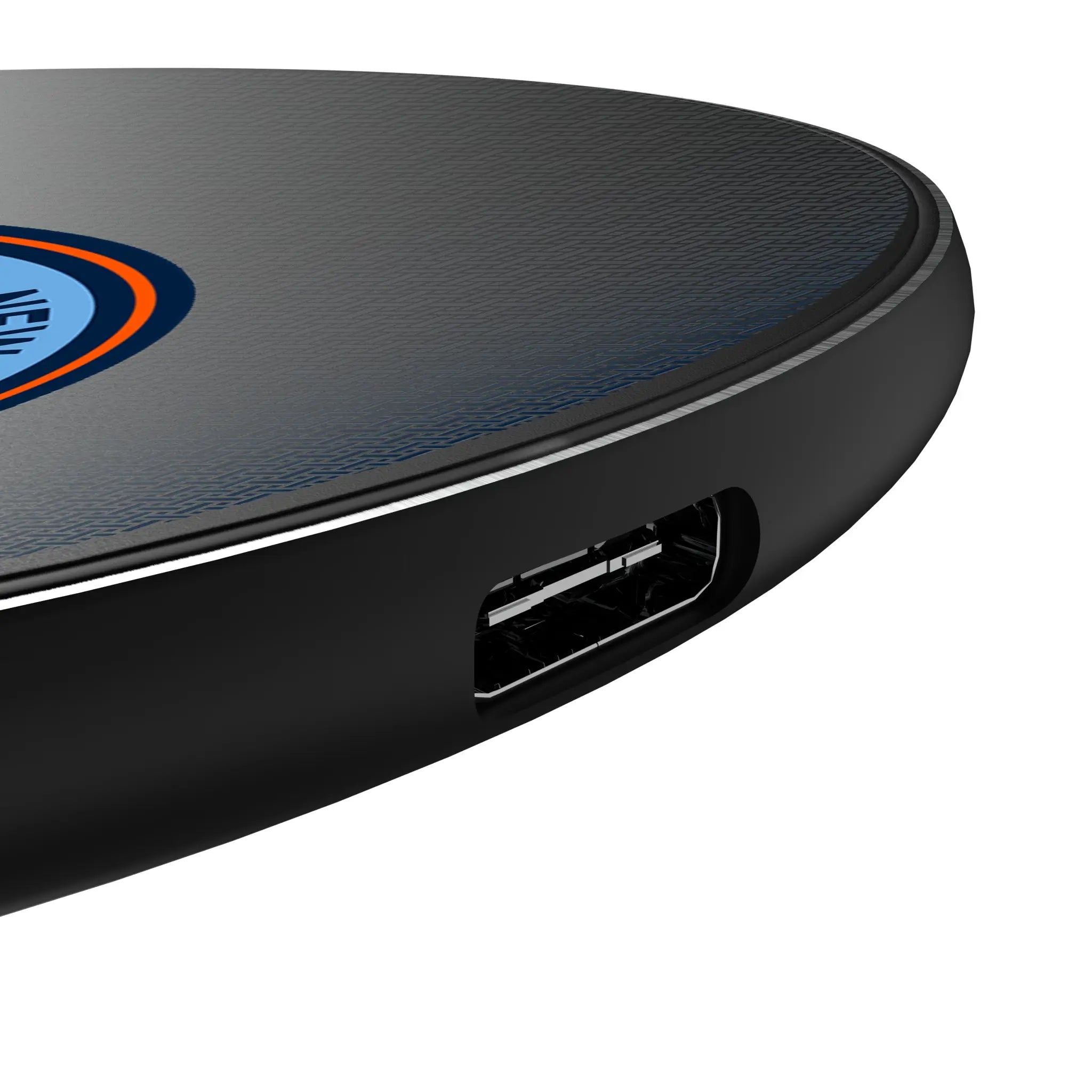 New York City FC Linen 15-Watt Wireless Charger - Detail