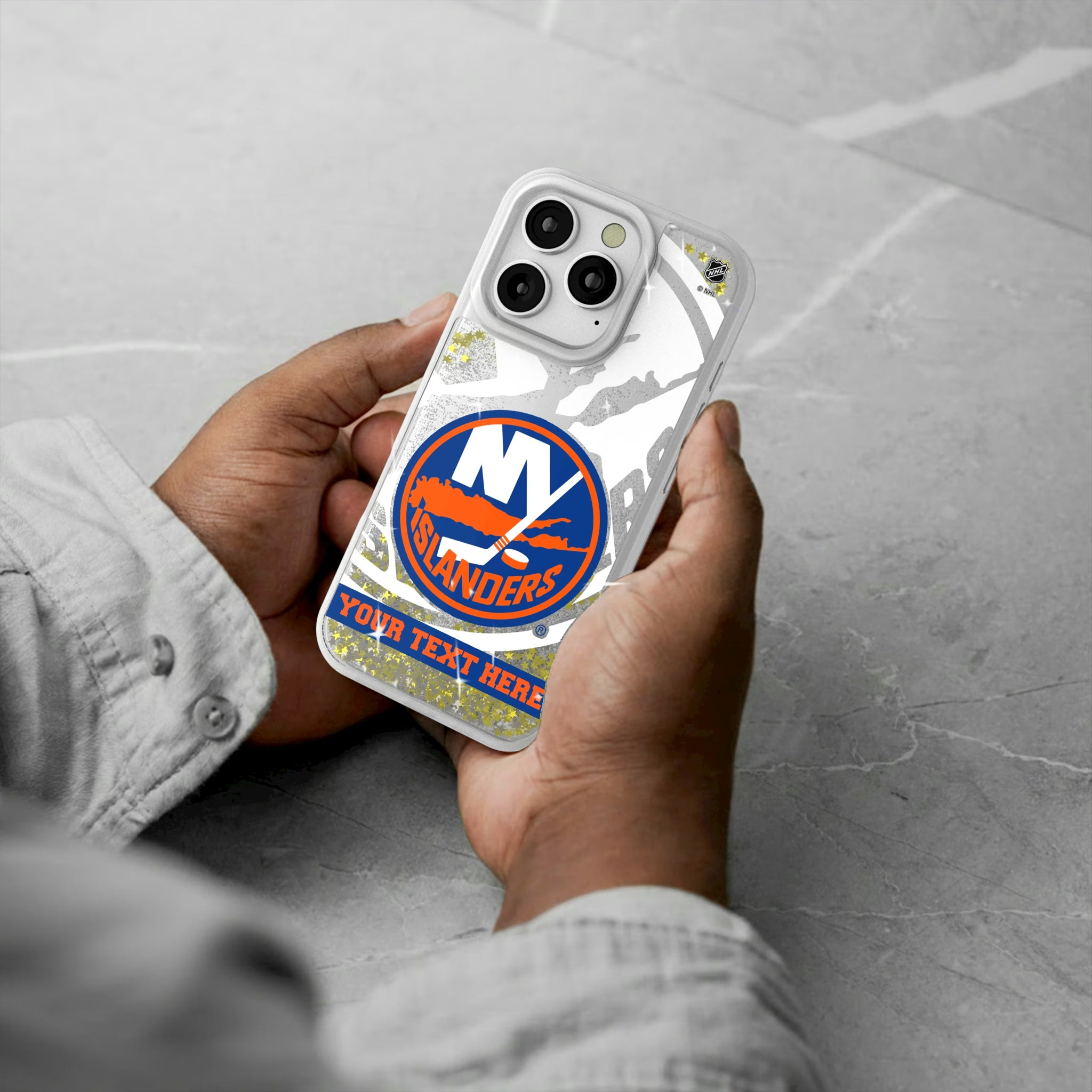 New York Islanders Personalized Tilt iPhone Glitter Phone Case for Apple iPhone - Lifestyle#Device_iPhone 16 Pro