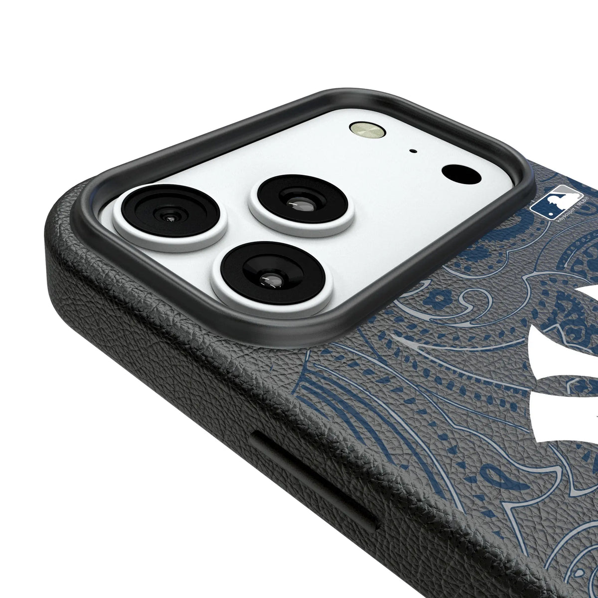 New York Yankees Paisley iPhone MagSafe Compatible Phone Case for Apple iPhone - Detail#Device_iPhone 18 Pro Max